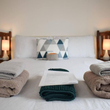 The Twickenham Apartment Near Strawberry Hill Bagian luar foto