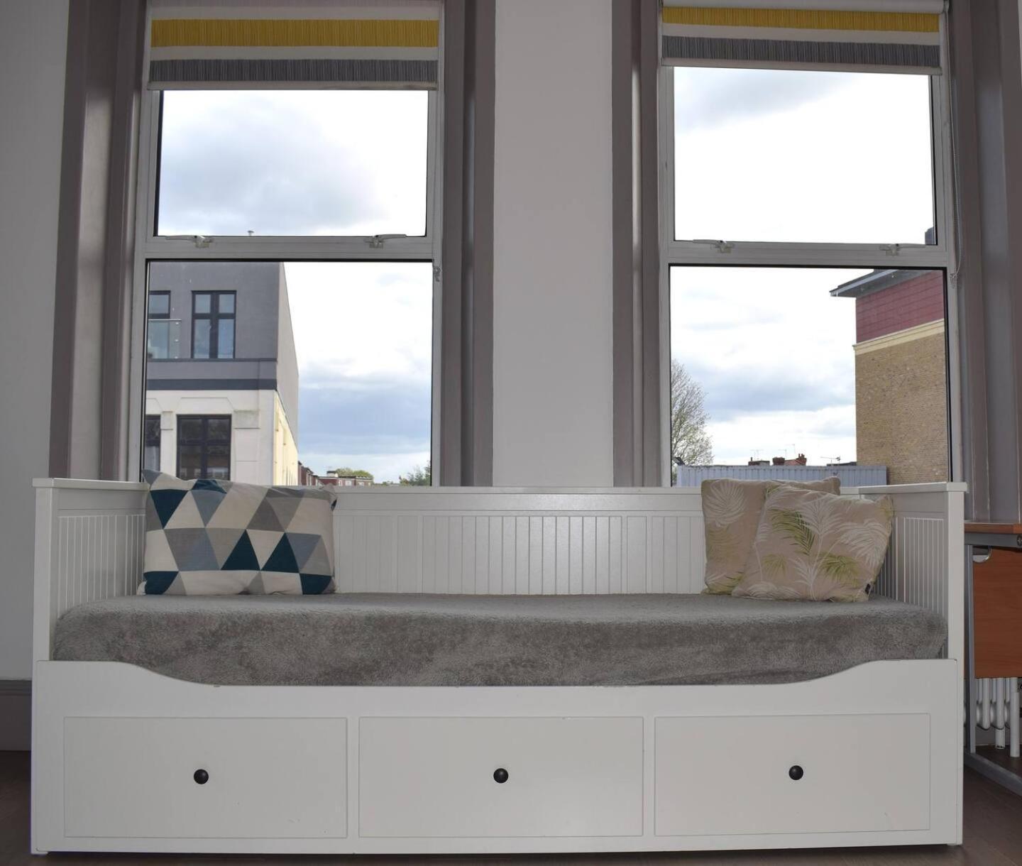 The Twickenham Apartment Near Strawberry Hill Bagian luar foto