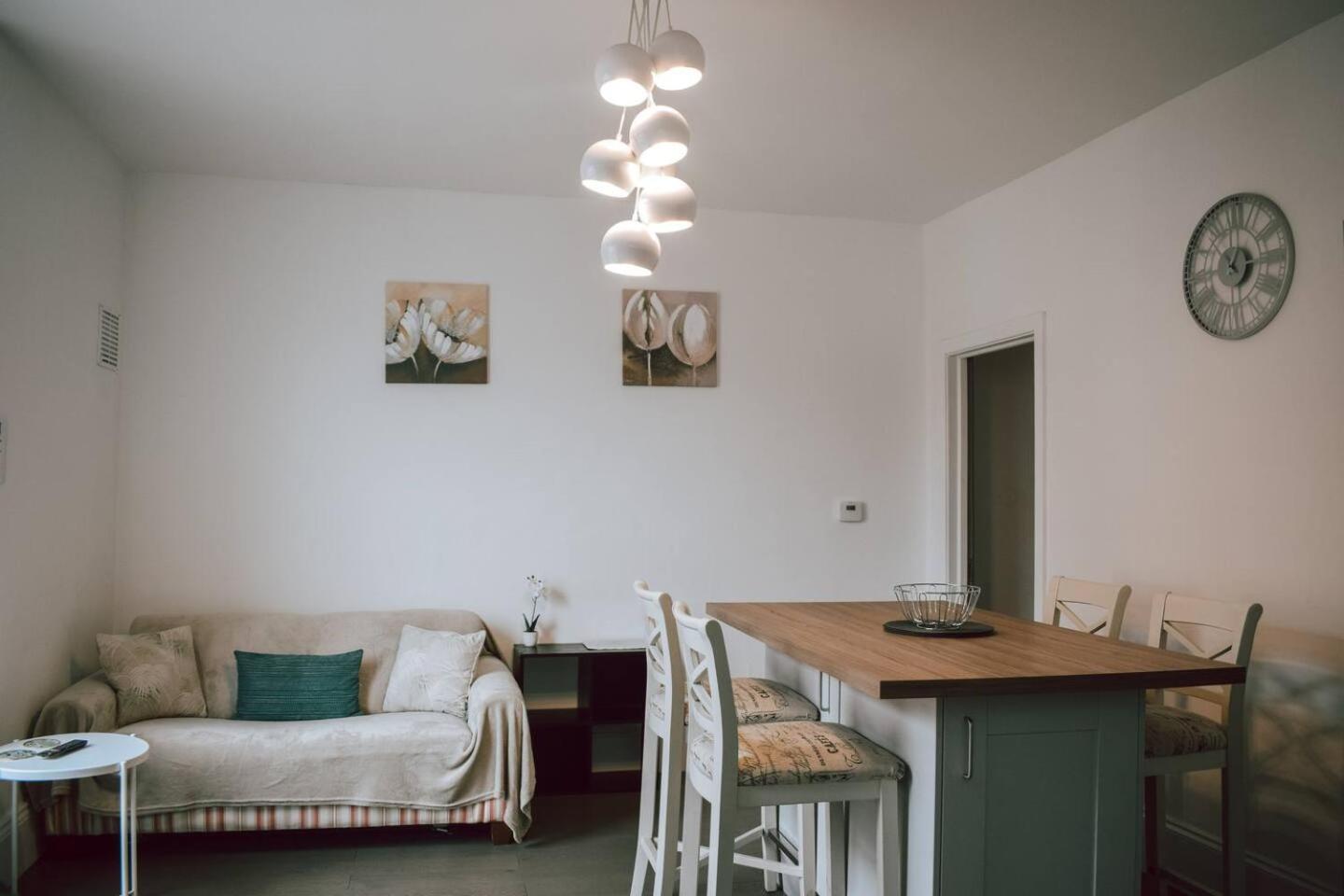 The Twickenham Apartment Near Strawberry Hill Bagian luar foto