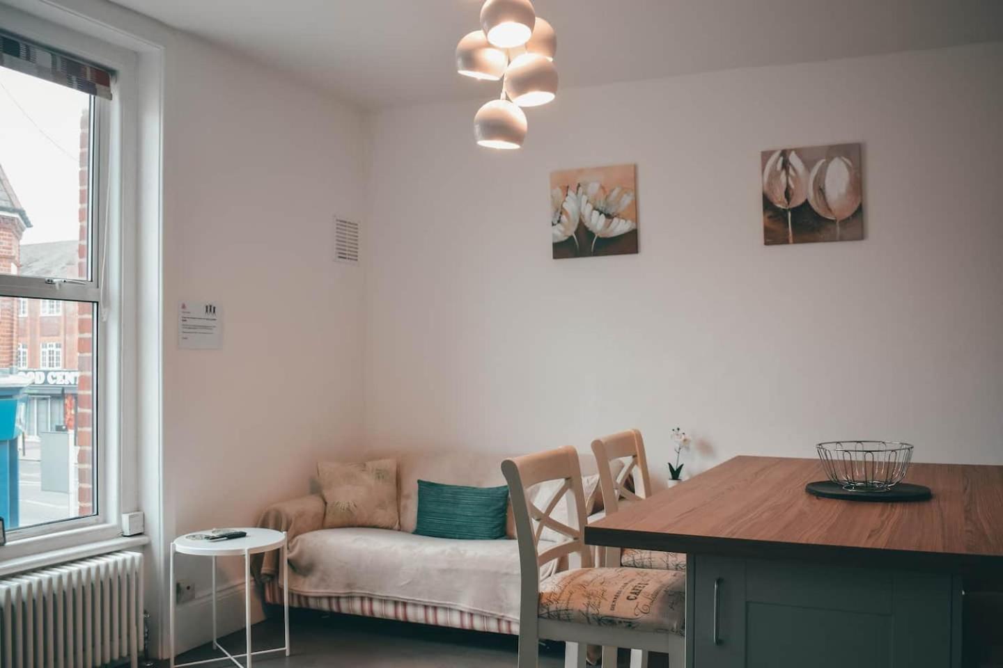 The Twickenham Apartment Near Strawberry Hill Bagian luar foto