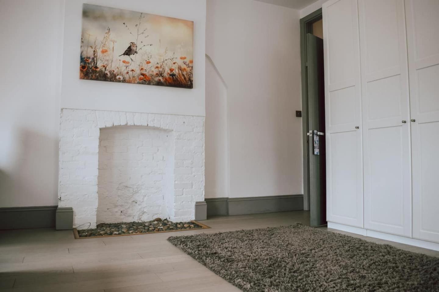 The Twickenham Apartment Near Strawberry Hill Bagian luar foto