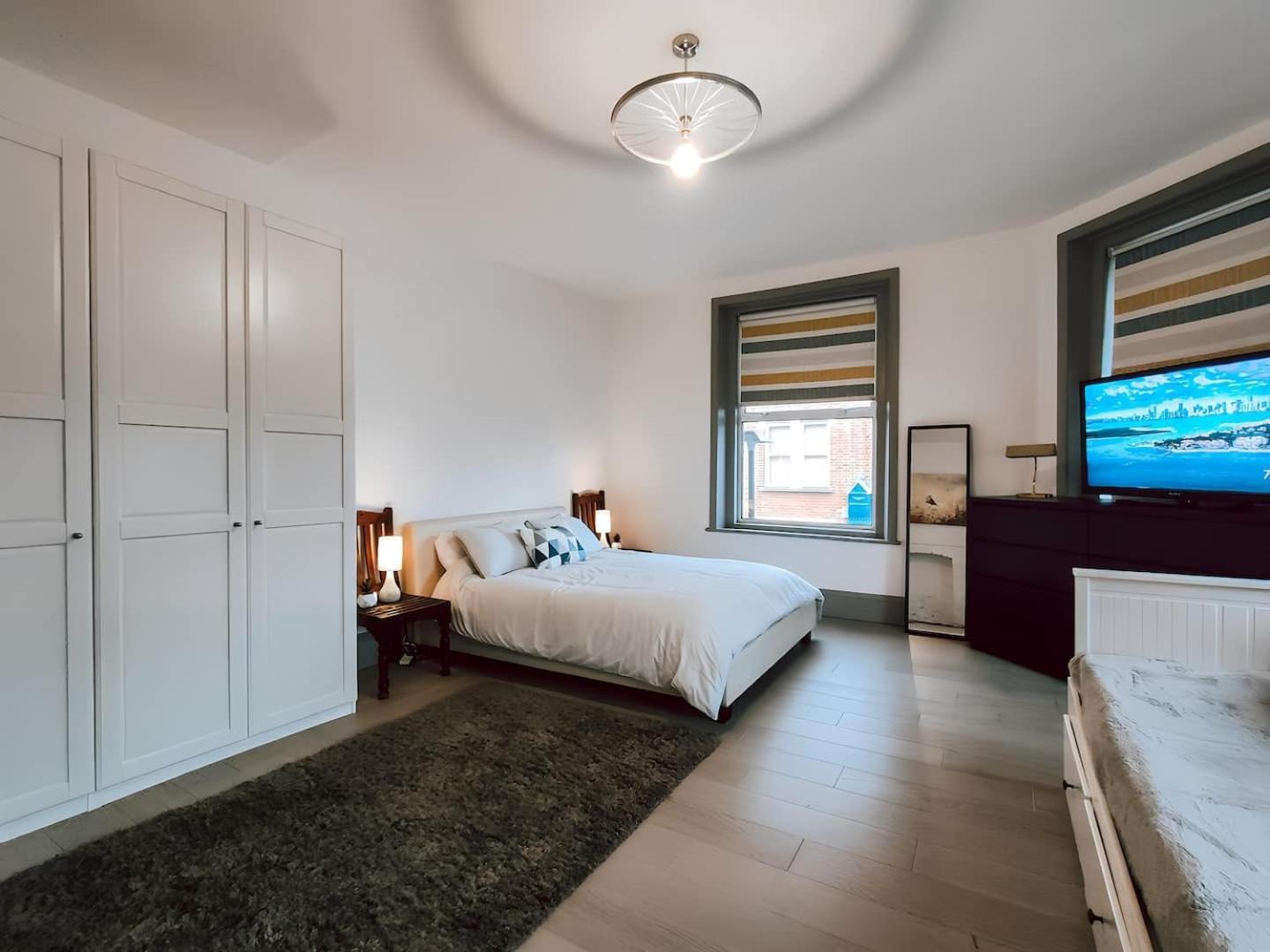 The Twickenham Apartment Near Strawberry Hill Bagian luar foto