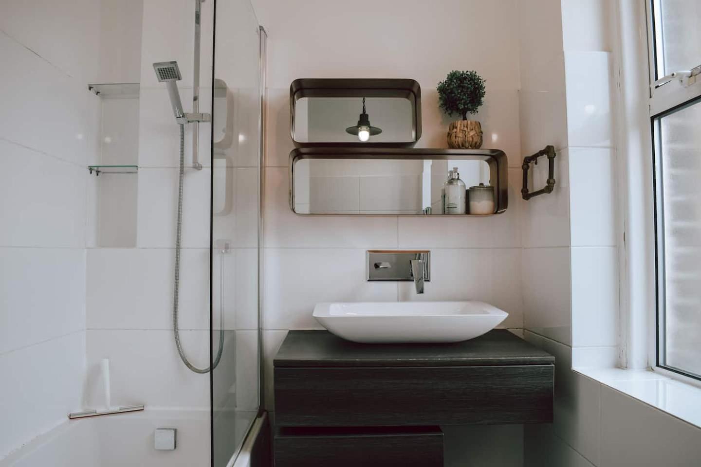 The Twickenham Apartment Near Strawberry Hill Bagian luar foto