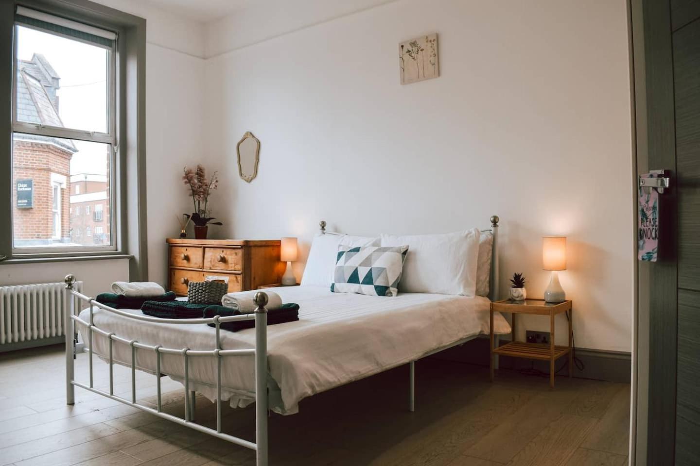 The Twickenham Apartment Near Strawberry Hill Bagian luar foto