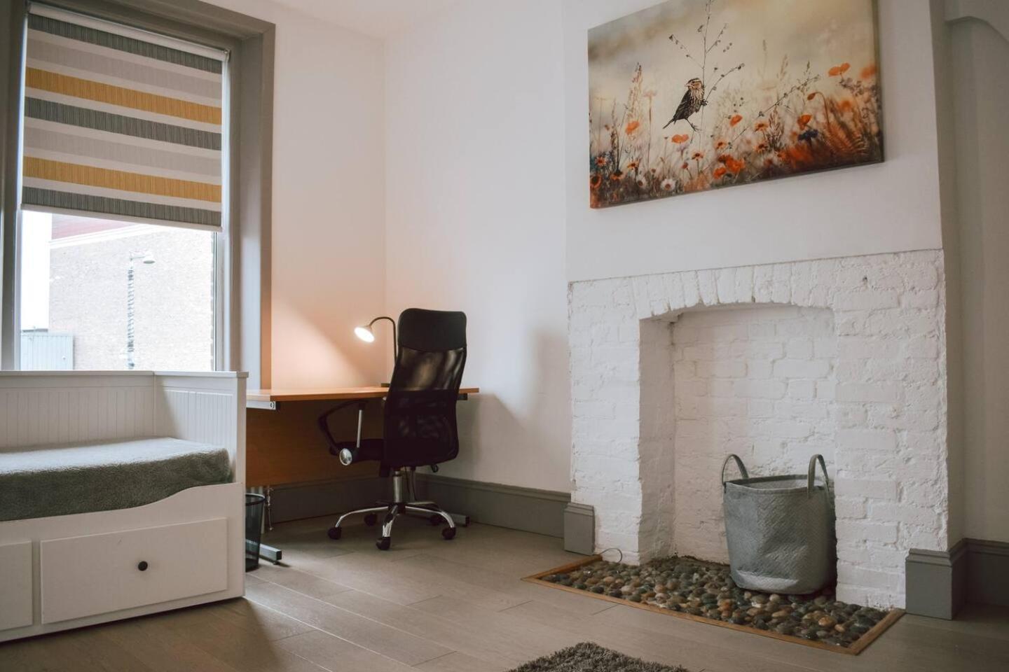 The Twickenham Apartment Near Strawberry Hill Bagian luar foto