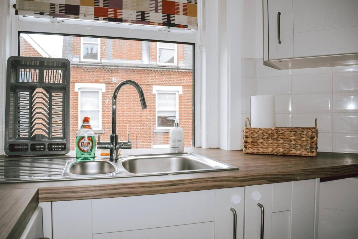 The Twickenham Apartment Near Strawberry Hill Bagian luar foto