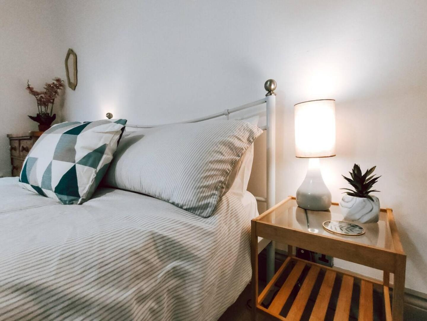 The Twickenham Apartment Near Strawberry Hill Bagian luar foto