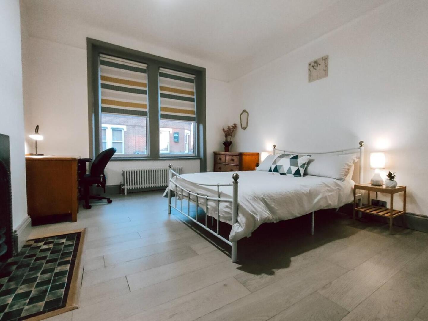 The Twickenham Apartment Near Strawberry Hill Bagian luar foto