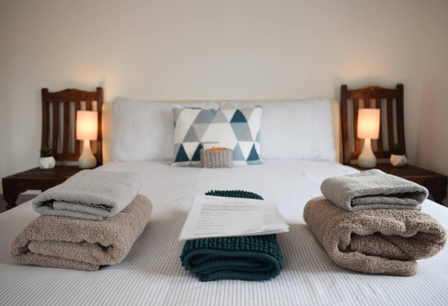The Twickenham Apartment Near Strawberry Hill Bagian luar foto