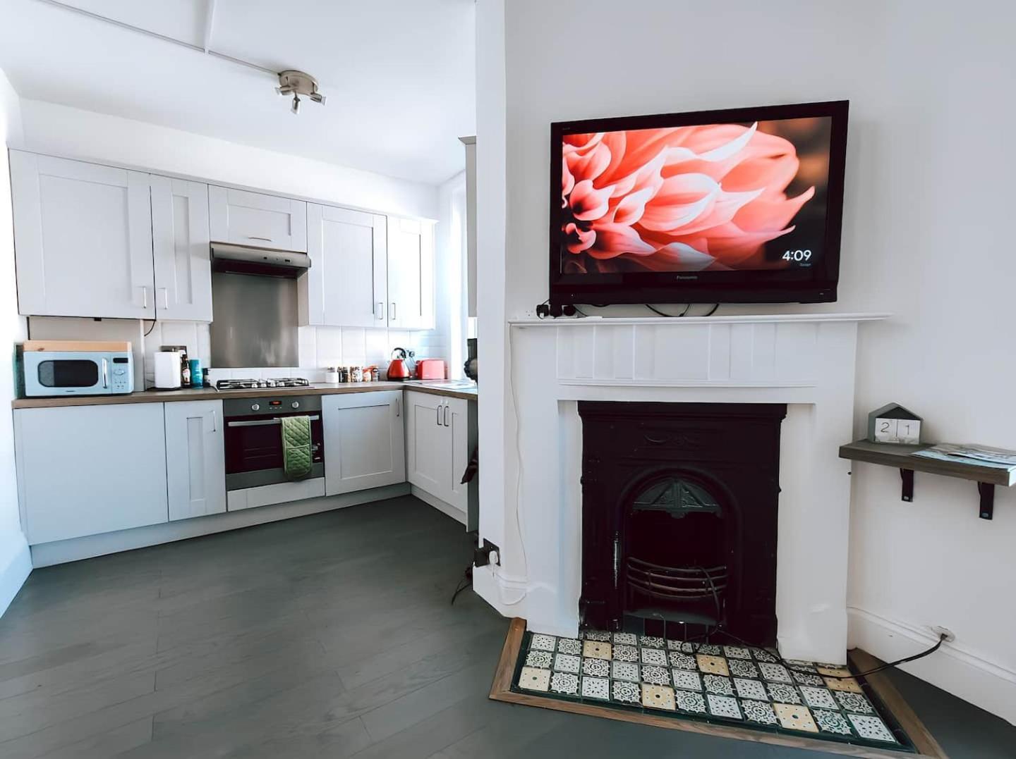 The Twickenham Apartment Near Strawberry Hill Bagian luar foto